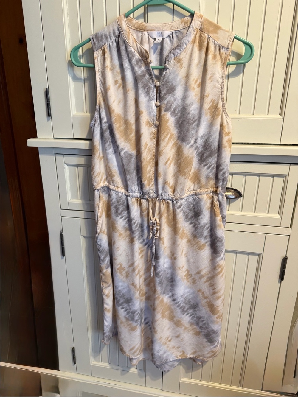 Time and Tru Sleeveless Tie-Dye Midi Dress - Beige & Gray